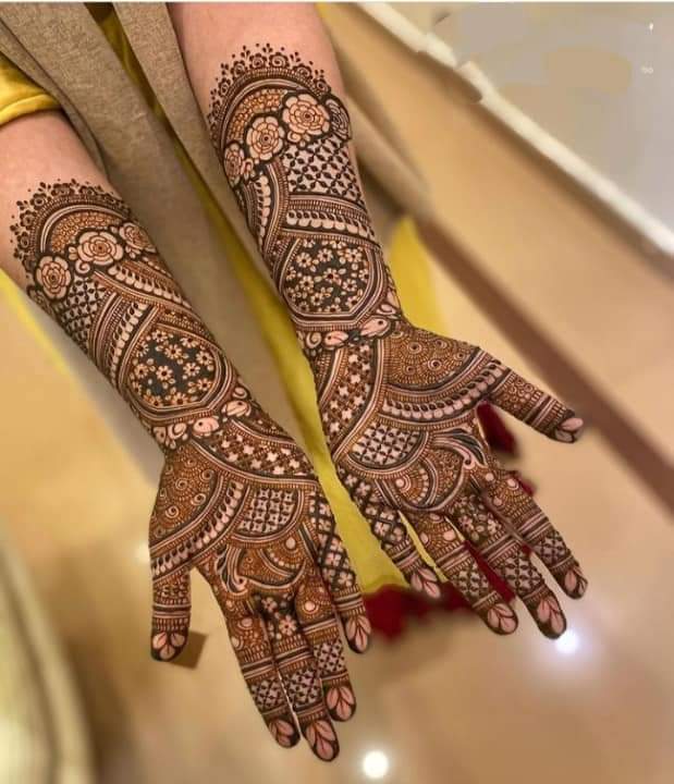 Mehendi Artist Pooja Puranik 